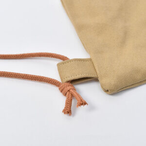 体操服袋ナップサック(ハーバリウム、帆布キャメル)紐ループ付け根部分
