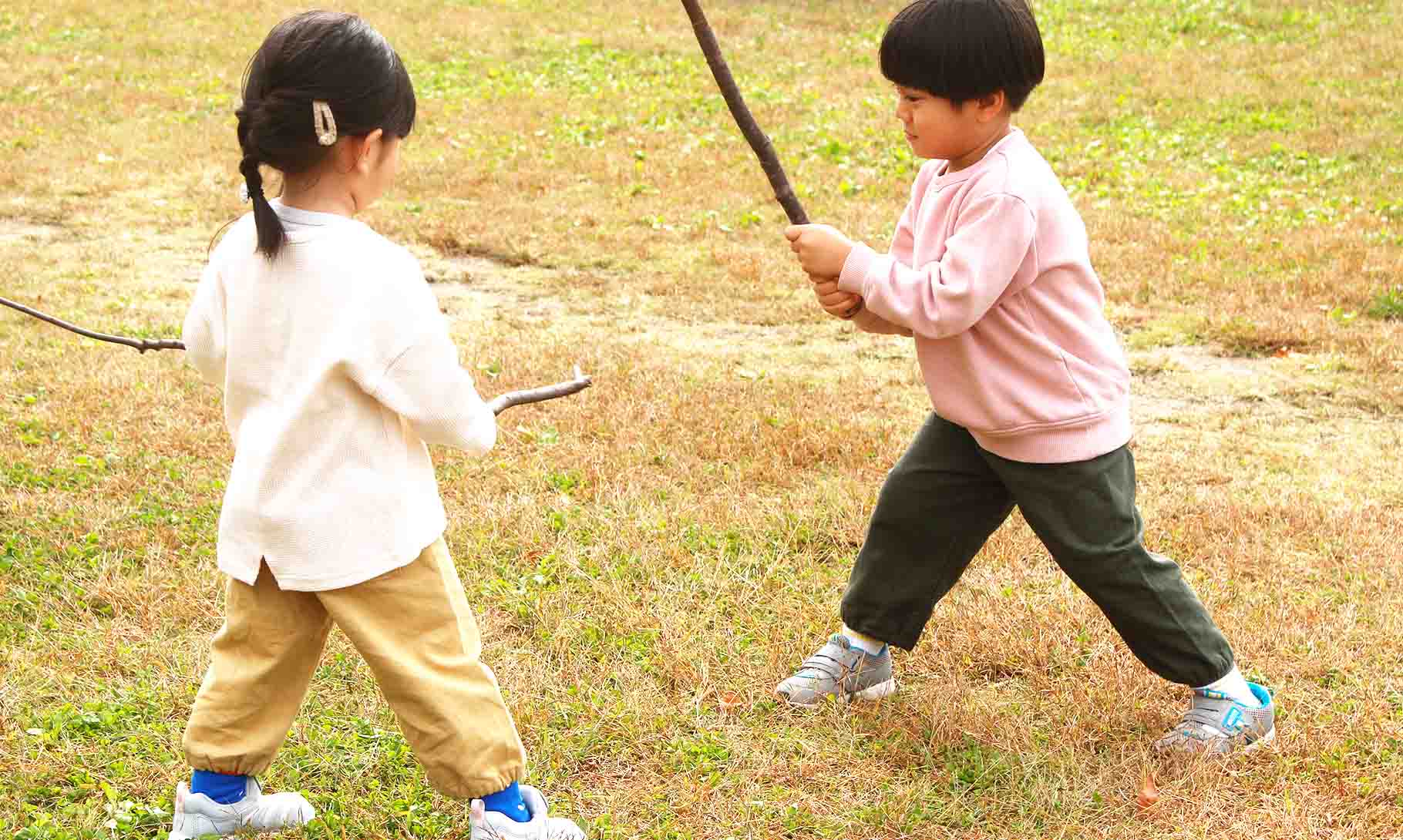 スモパンを着用して遊ぶ様子