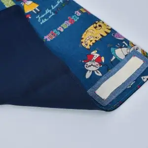 ランチョンマット（グリム童話とダークブルー）裏地ネイビー