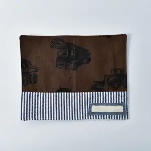 ランチョンマット(働く乗り物とダークブラウン、ヘアラインストライプ)