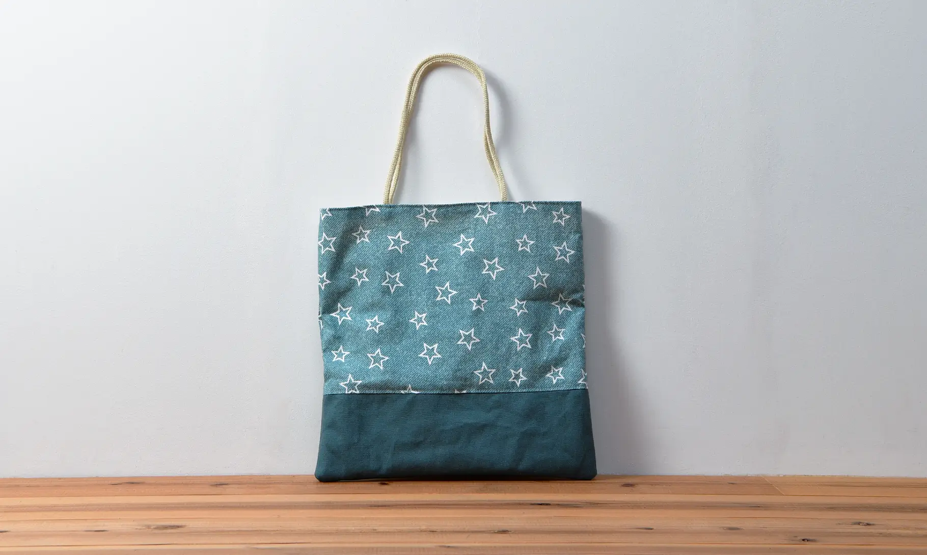 巾着袋カスタム品（星とデニム風の淡い青緑、帆布アクアマリン）