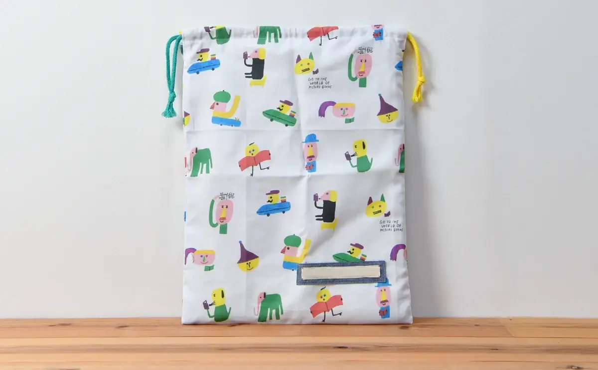 持ち込みの巾着袋カスタム品（お持ち込み生地、絵本の世界）