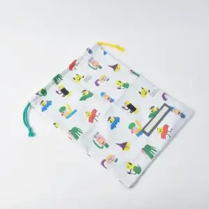 持ち込みの巾着袋カスタム品（お持ち込み生地、絵本の世界）全体