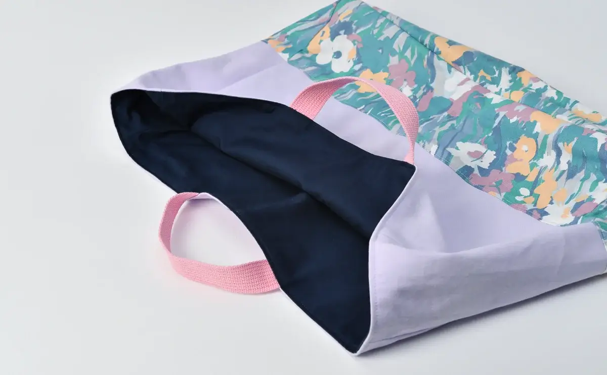 レッスンバッグ（帆布淡いラベンダー、スイセン）裏地ネイビー