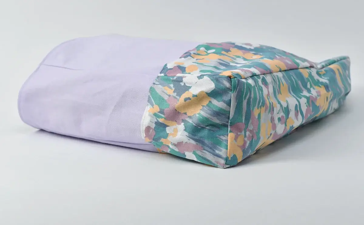 レッスンバッグ（帆布淡いラベンダー、スイセン）マチ全体取り付け部分