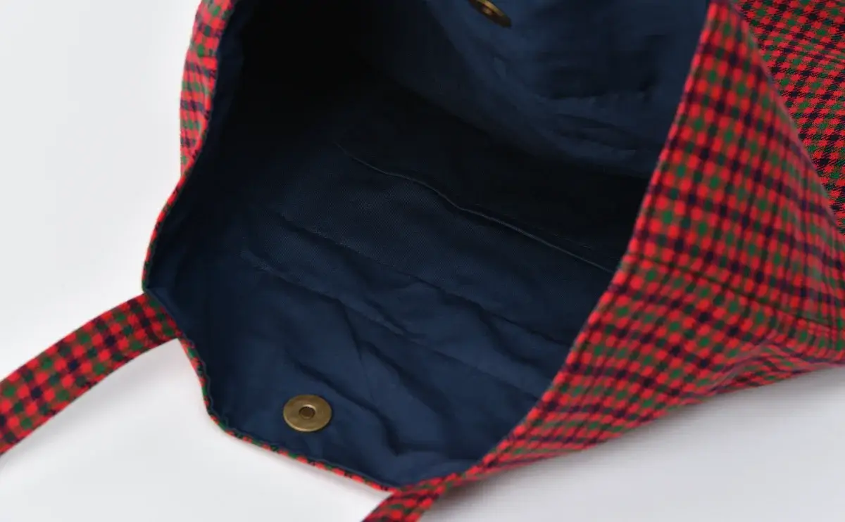 持ち込みの体操服袋（赤いカントリーチェック）別注品、裏地ネイビー