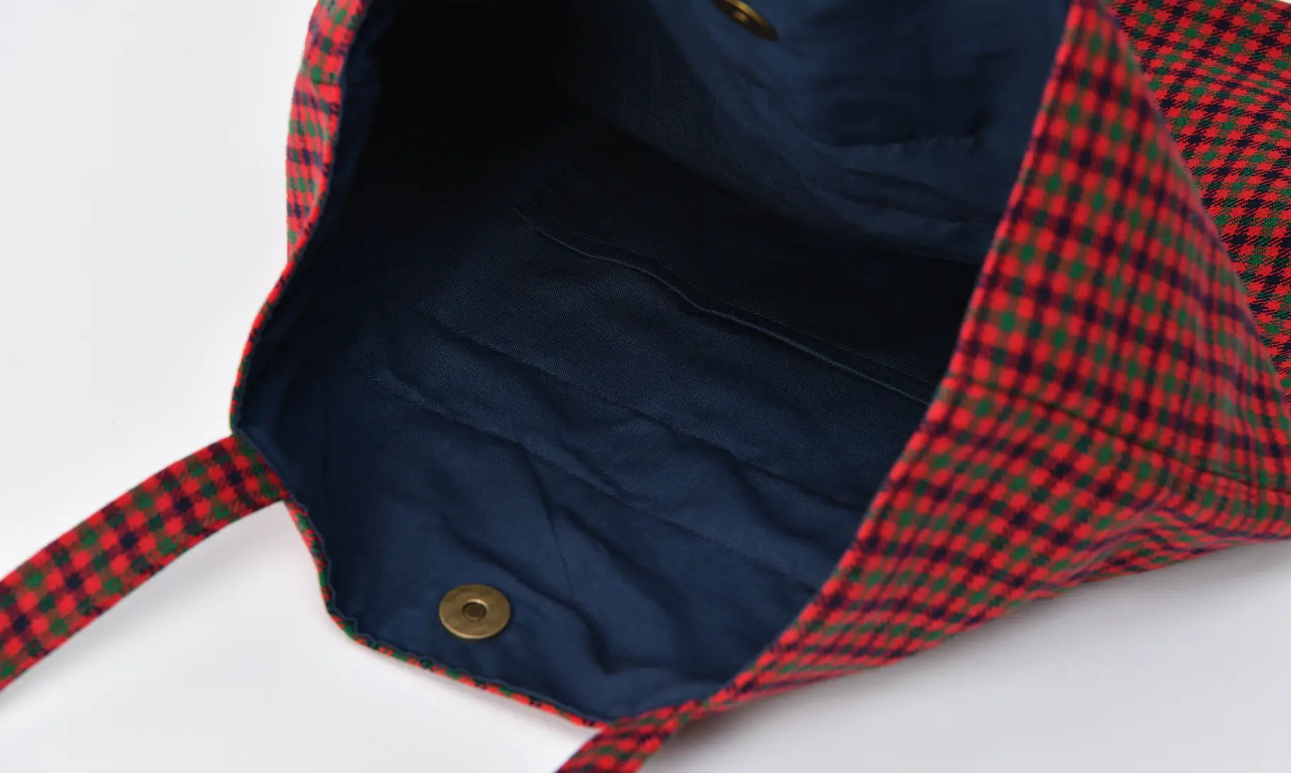 持ち込みの体操服袋（赤いカントリーチェック）別注品、裏地ネイビー