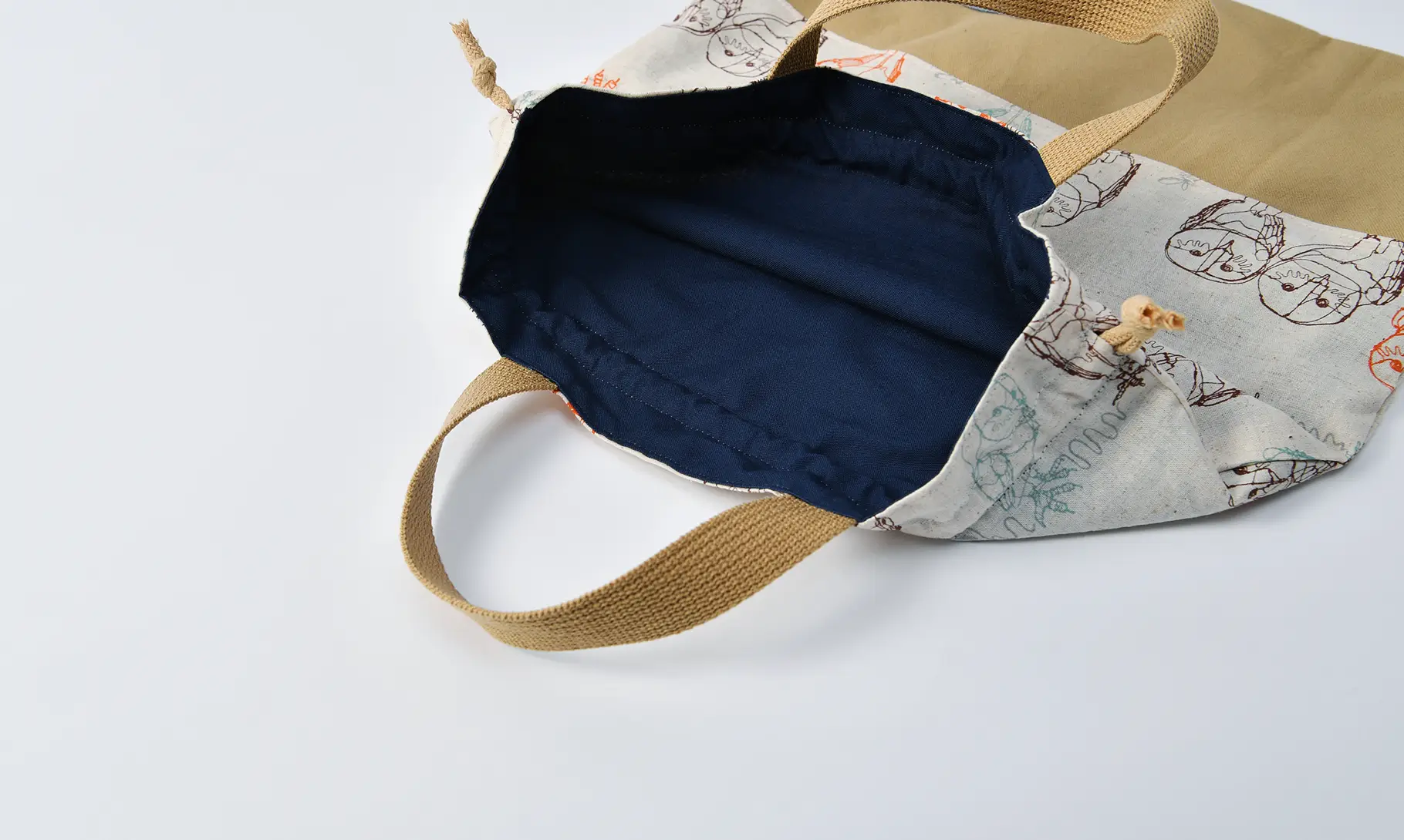 体操服袋(ワイヤーフクロウ、帆布キャメル)裏地ネイビー、持ち手とひもブラウン