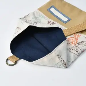 上履き入れ（ワイヤーフクロウ、帆布キャメル）裏地ネイビー、持ち手ブラウン