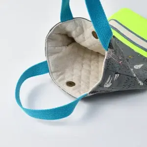 レッスンバッグを上履き入れとして（ハシビロコウグレー、無地蛍光イエロー）裏地きなりキルト