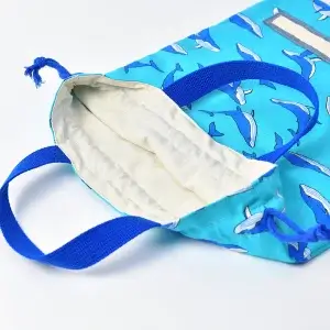 体操服袋（クジラとライトブルー）裏地きなり、持ち手の色ブルー