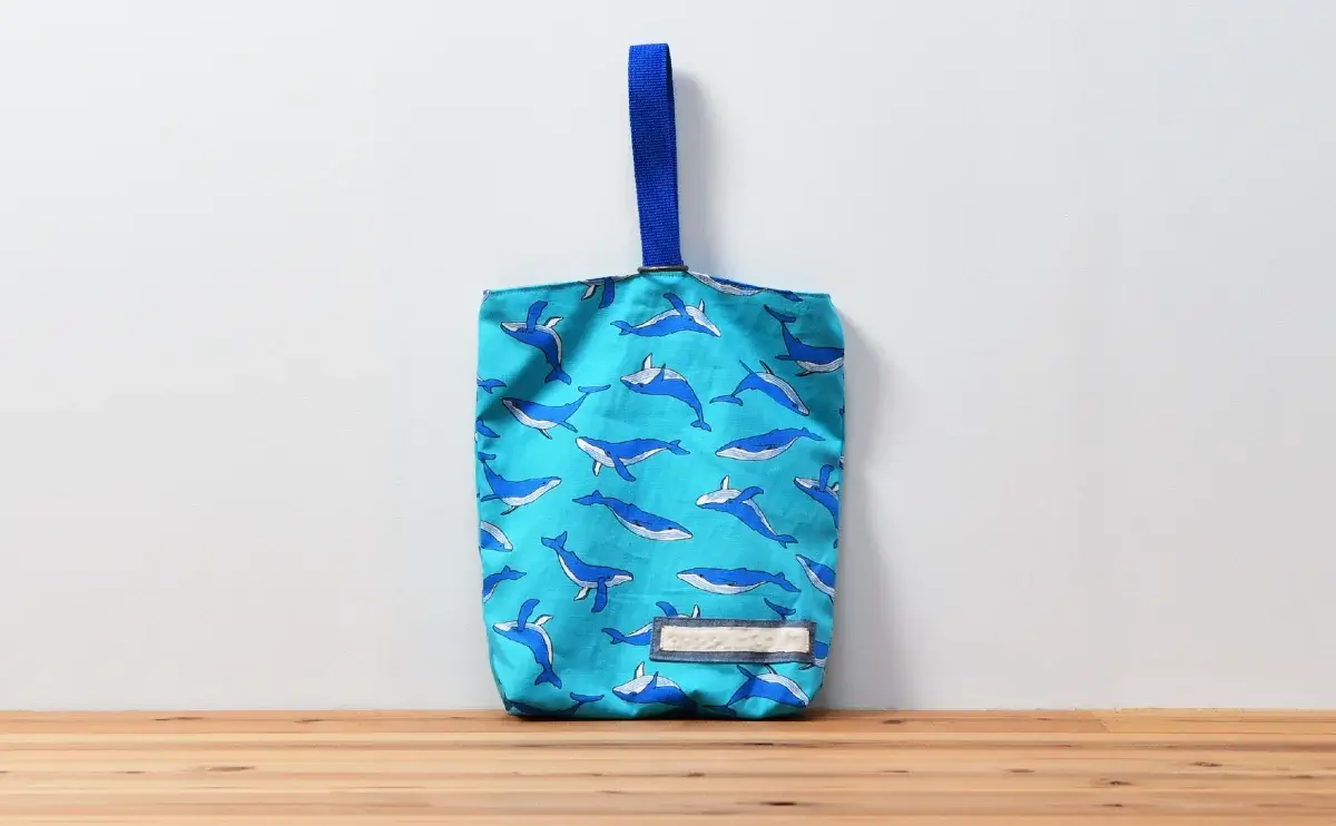 上履き入れ（クジラとライトブルー）