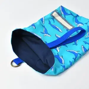 上履き入れ（クジラとライトブルー）裏地ネイビー、持ち手の色ブルー