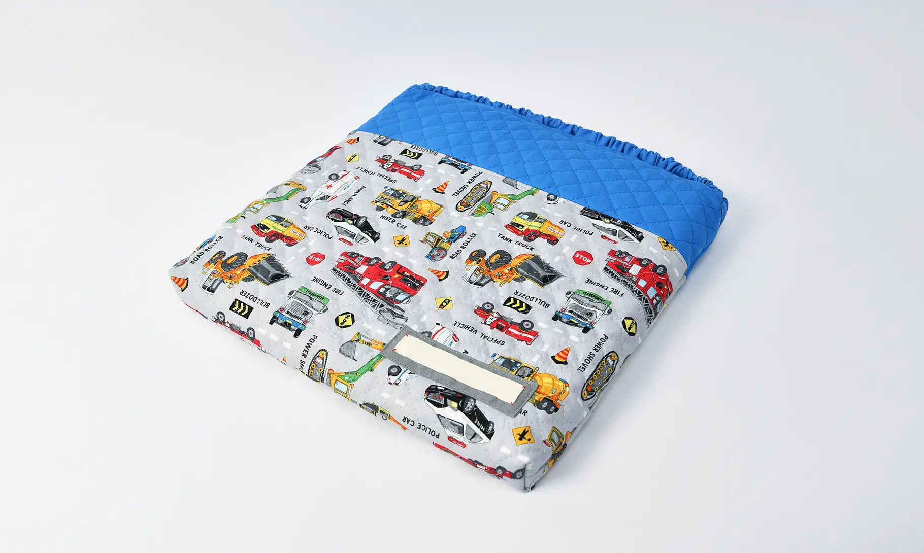 座布団カバー(持ち込み生地 働く車、無地キルト青、無地青）全体