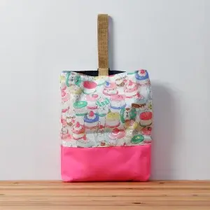 上履き入れ（動物たちとトゥンカロン、無地蛍光ピンク）