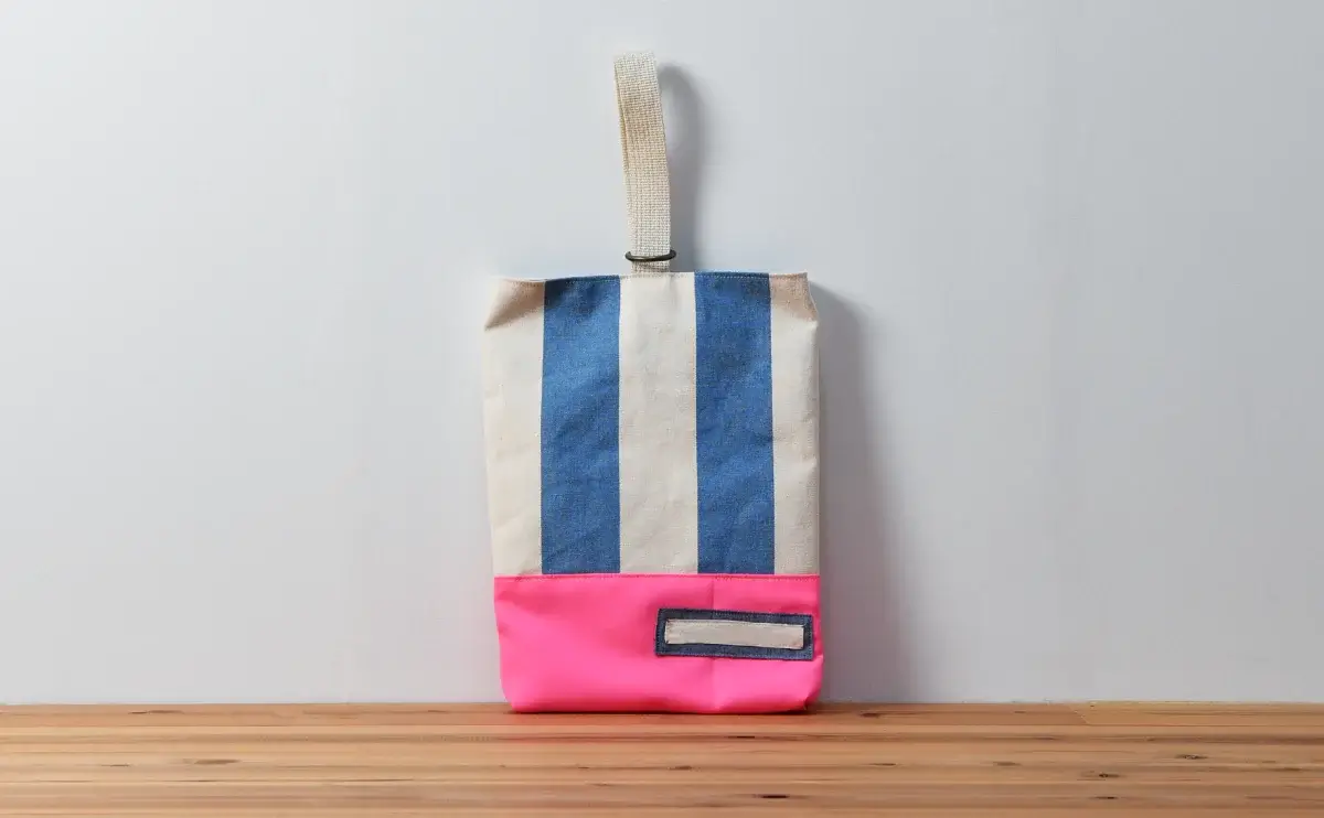 上履き入れ（帆布ラージストライプブルー、無地蛍光ピンク）