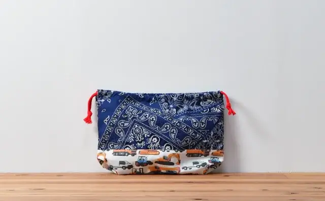 弁当袋（バンダナブルー、車柄インザワールド働く車）