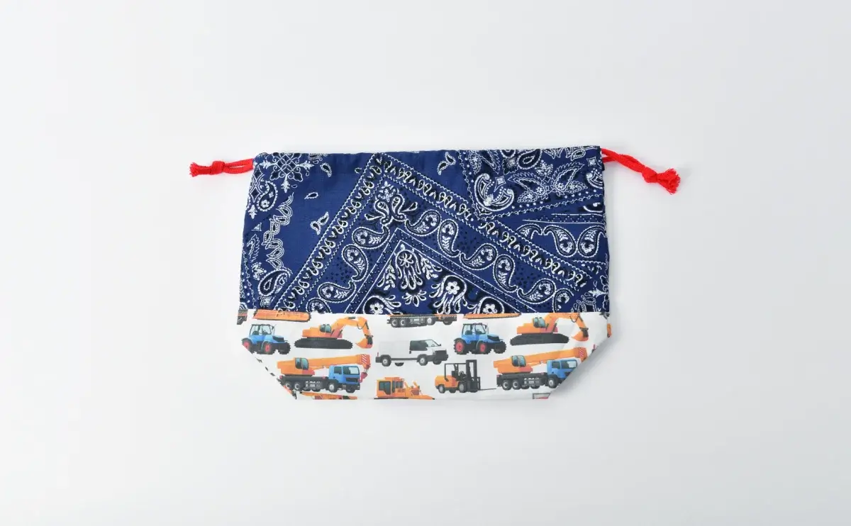 弁当袋（バンダナブルー、車柄インザワールド働く車）、全体