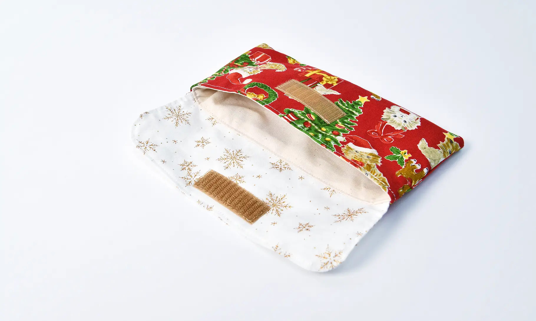封筒型弁当袋(お持ち込み生地雪の結晶、クリスマス猫)裏地きなり、開口部マジックテープ