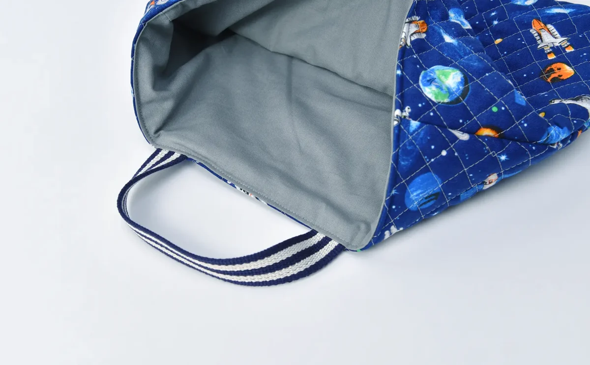 持ち込みのレッスンバッグ（お持ち込み生地、宇宙柄） - 入園グッズの