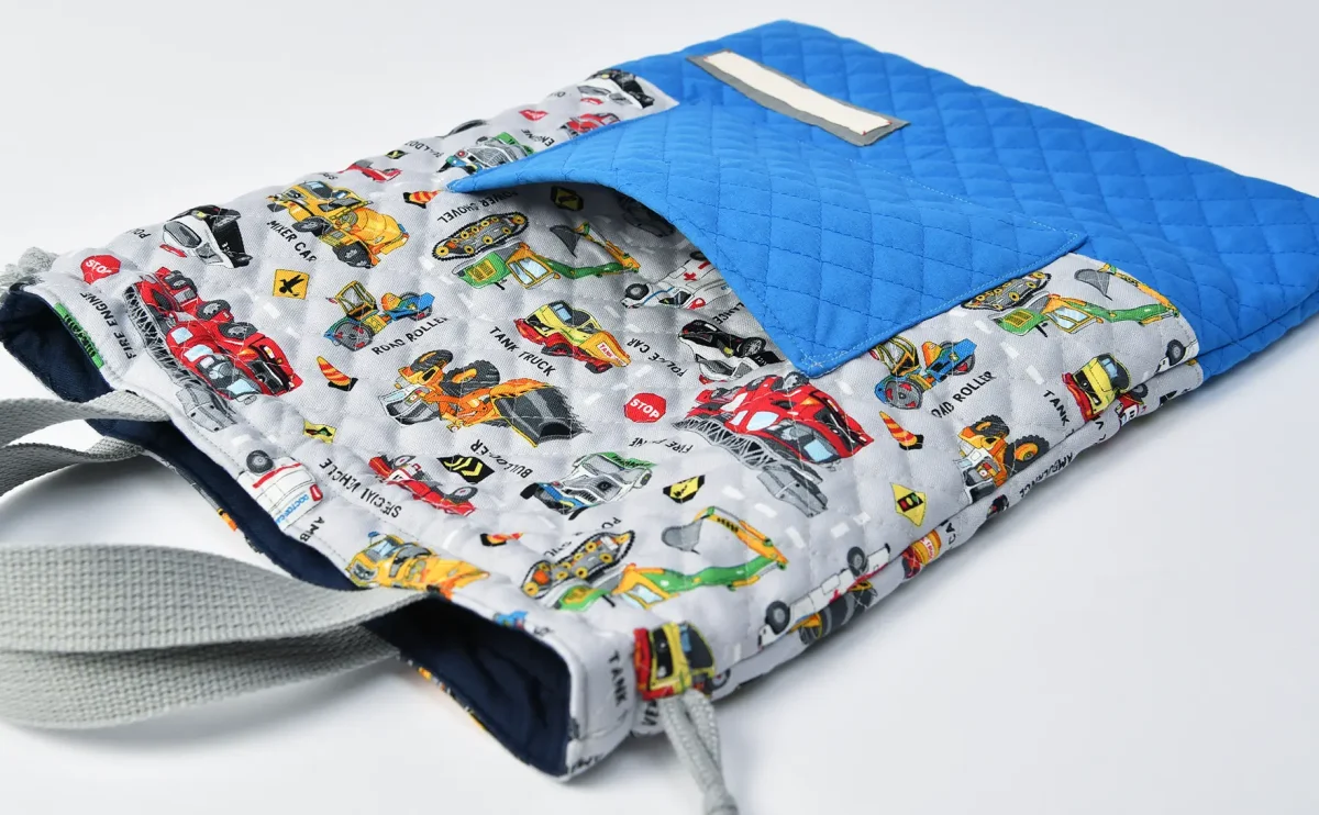 カスタム品体操服袋(お持ち込み生地 働く車、無地キルト青、無地青)外側ポケット