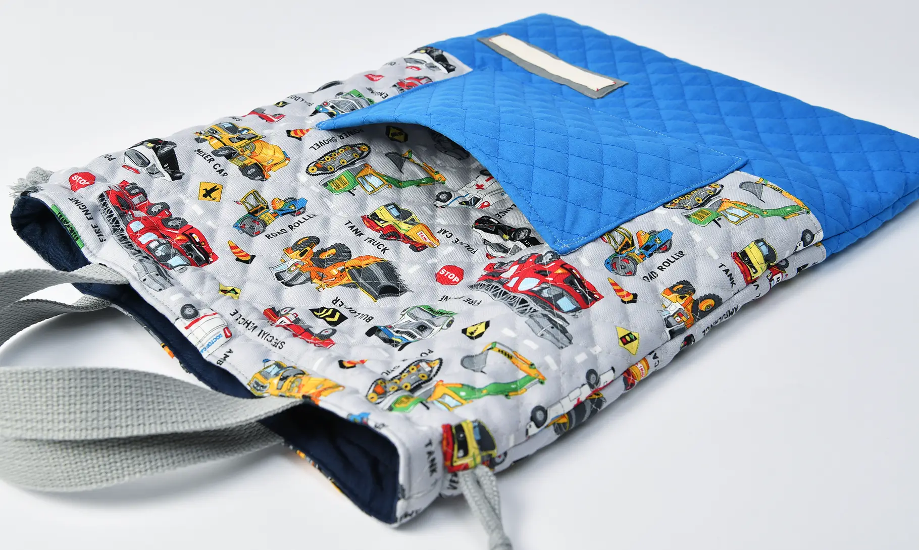 カスタム品体操服袋(お持ち込み生地 働く車、無地キルト青、無地青)外側ポケット